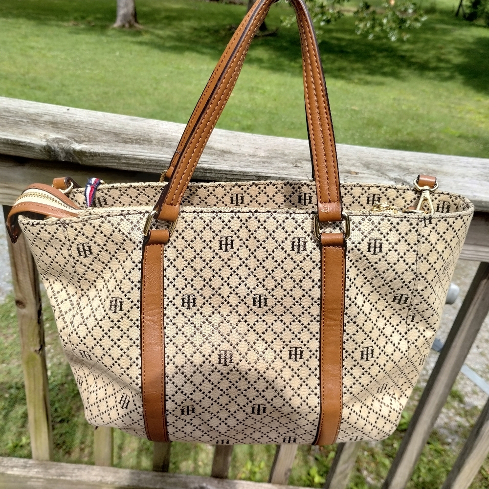 Vintage Style Tommy Hilfiger Purse - Picture 8 of 14